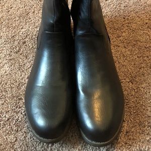 Knee-high Extra-Wide Calf Black Boots